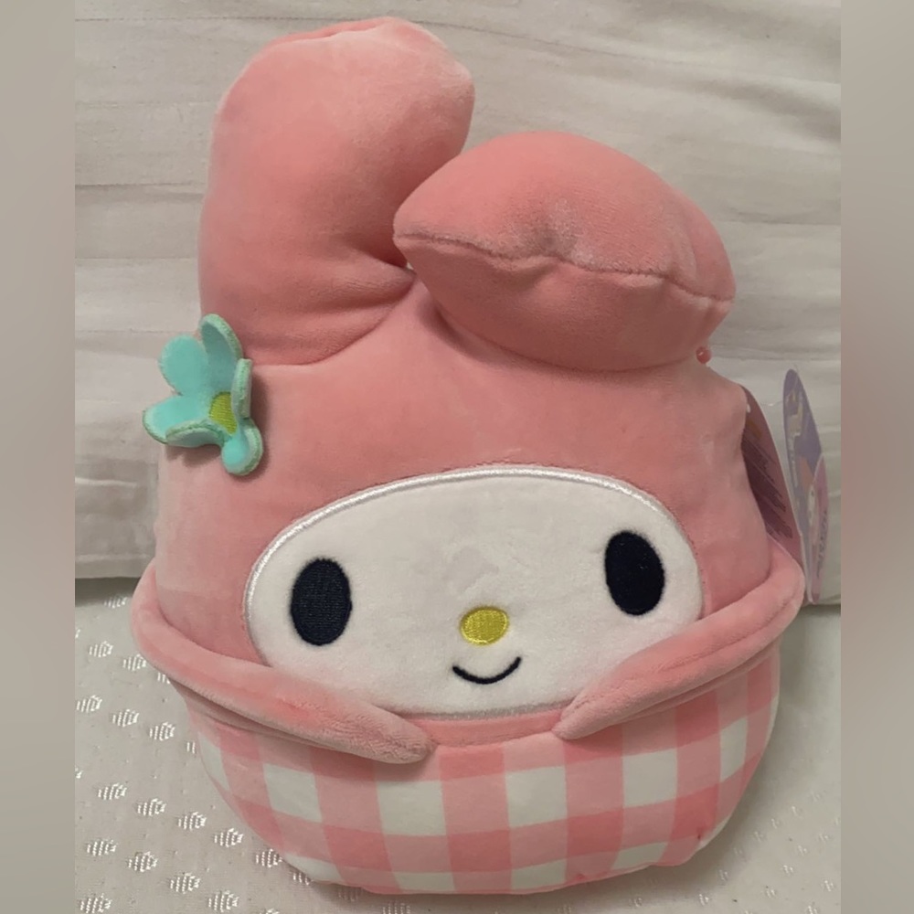 Hello kitty squishmallow